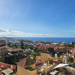 https://33-pleasures-del-duque-apartment.tenerifehoteles.net