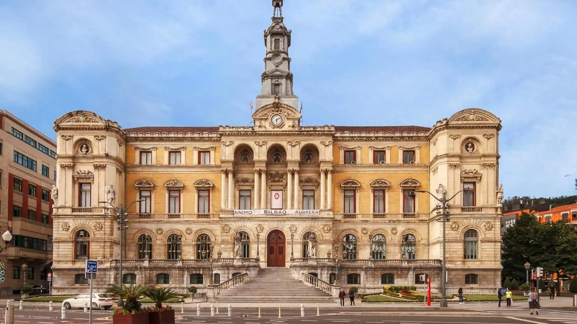 Vivienda Turistica De Prestancia Junto A La Ria De Nervion Bilbao Spanien